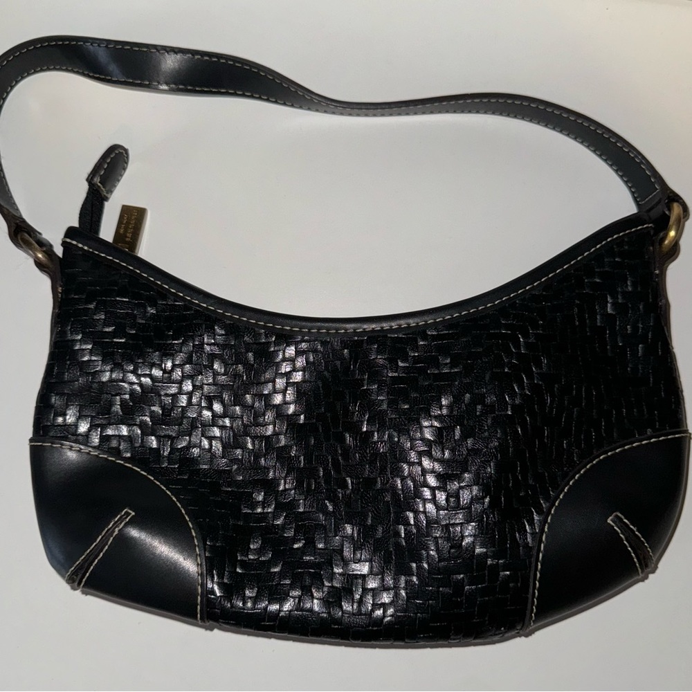 Mondani New York Faux Leather Black small Handbag✨✨